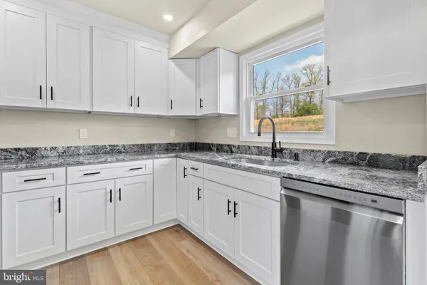 $2,900 | 221 Morningside Drive, Fredericksburg, VA 22401