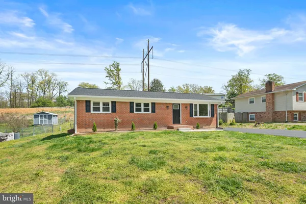 $2,900 | 221 Morningside Drive, Fredericksburg, VA 22401