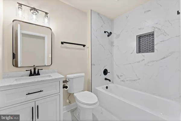 $2,900 | 221 Morningside Drive, Fredericksburg, VA 22401