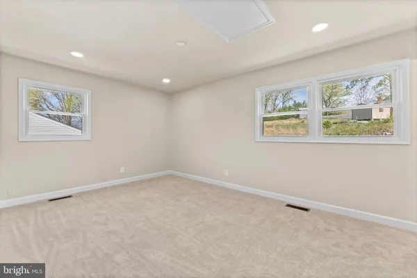 $2,900 | 221 Morningside Drive, Fredericksburg, VA 22401