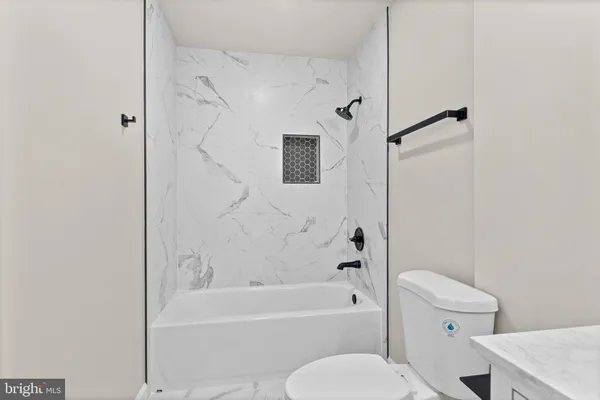 $2,900 | 221 Morningside Drive, Fredericksburg, VA 22401