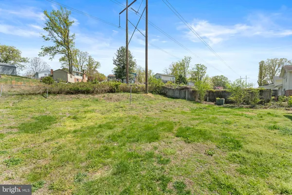 $2,900 | 221 Morningside Drive, Fredericksburg, VA 22401
