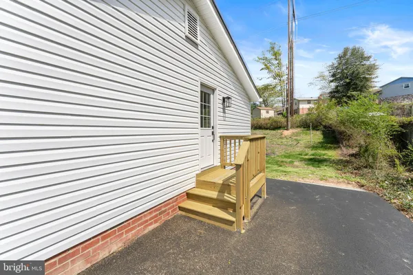 $2,900 | 221 Morningside Drive, Fredericksburg, VA 22401