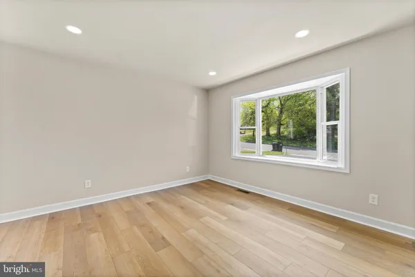 $2,900 | 221 Morningside Drive, Fredericksburg, VA 22401