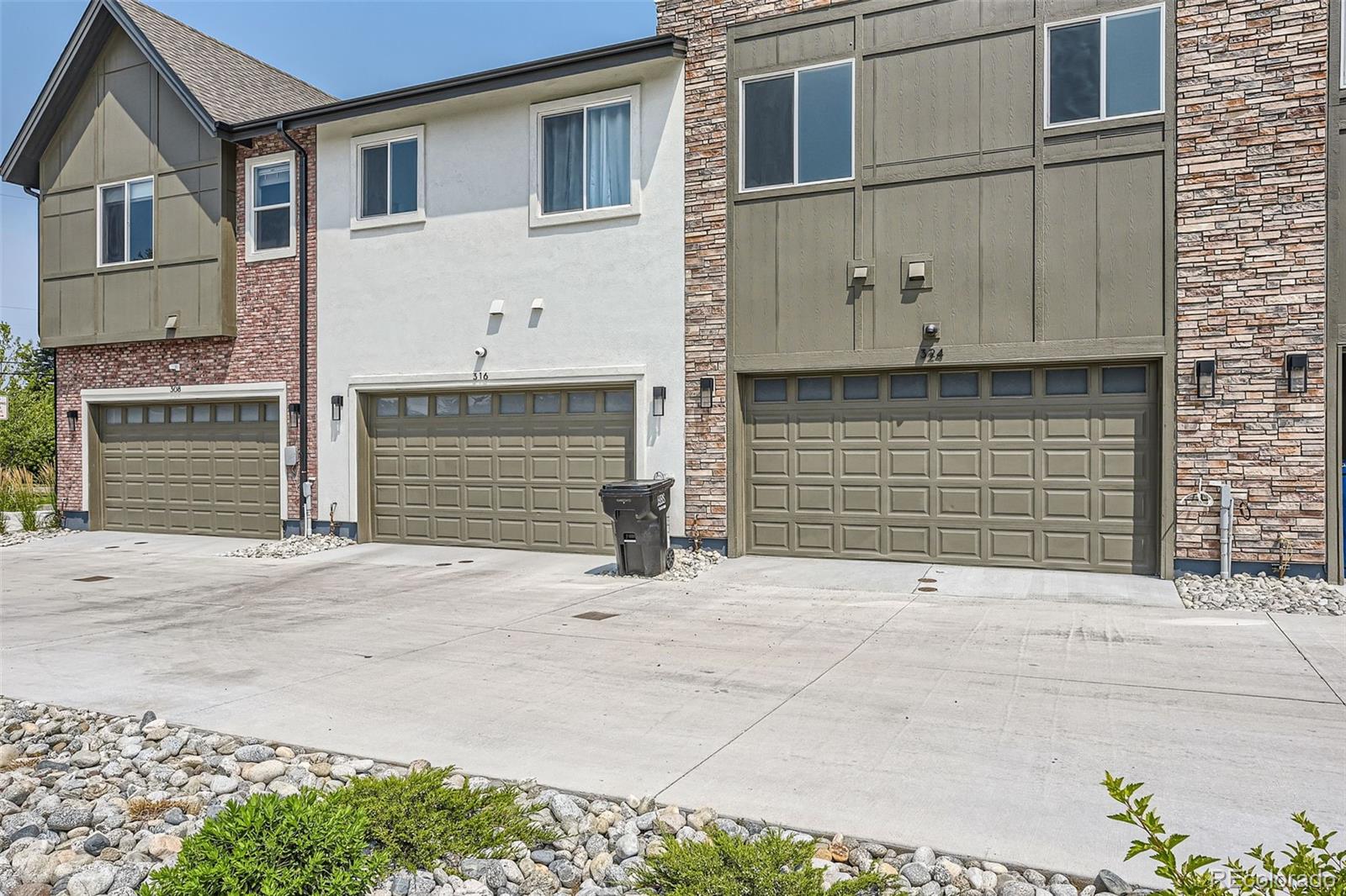 324 East Orchard Road Centennial, CO 80121 - Photo 3 of 28