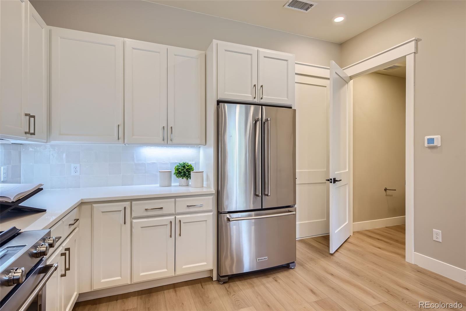 324 East Orchard Road Centennial, CO 80121 - Photo 9 of 28