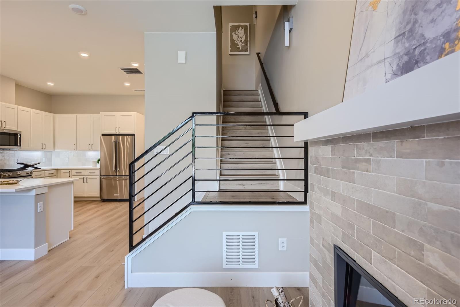 324 East Orchard Road Centennial, CO 80121 - Photo 10 of 28