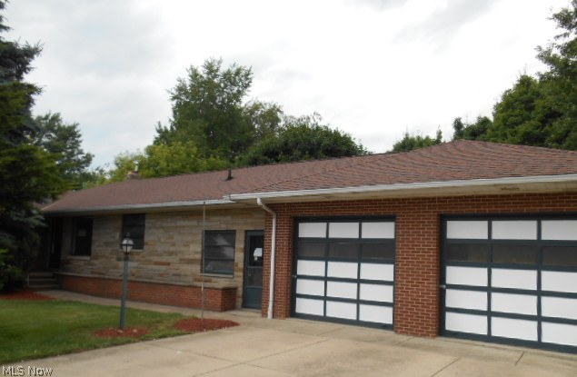 25710 Kennedy Ridge Road North Olmsted, OH 44070 - Photo 1 of 11 Gallery Image 1