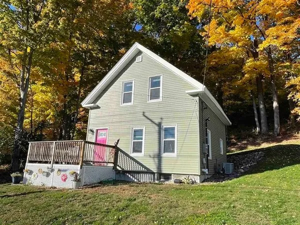 $2,400 | 25 East Bow Street, Franklin, NH 03235