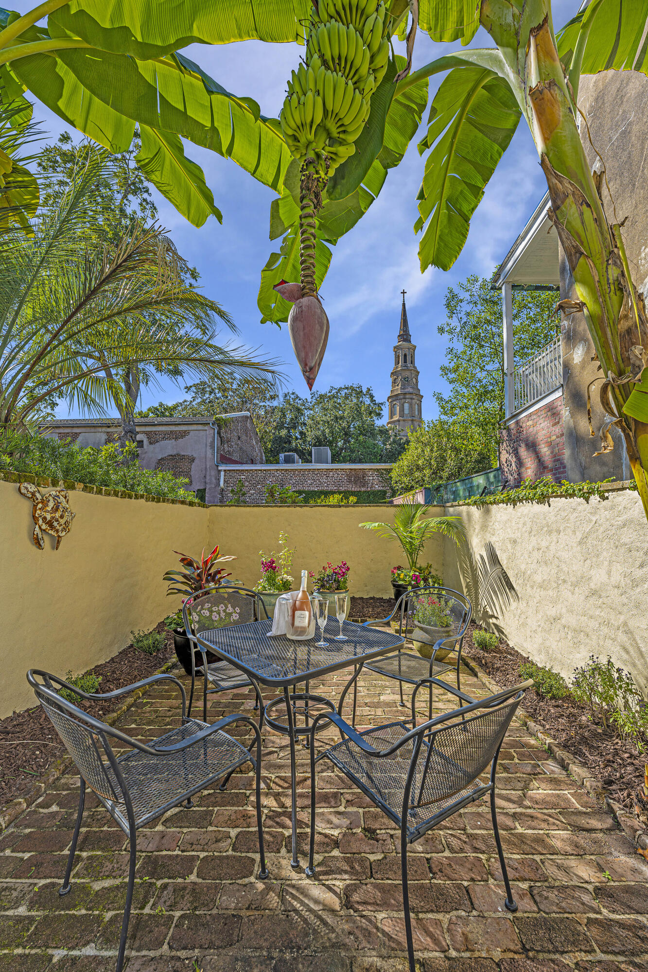 31 State Street Charleston, SC 29401 - Photo 28 of 52 Private walled courtyard