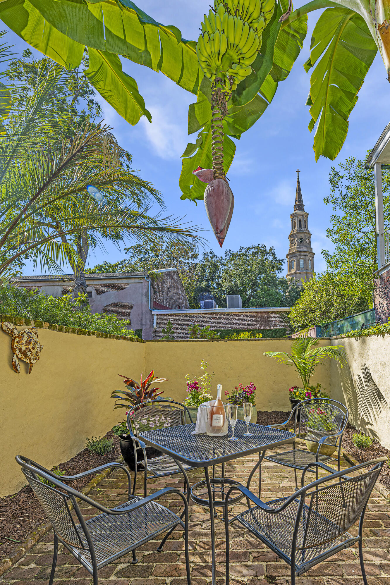 31 State Street Charleston, SC 29401 - Photo 4 of 52 Walled Courtyard and Patio