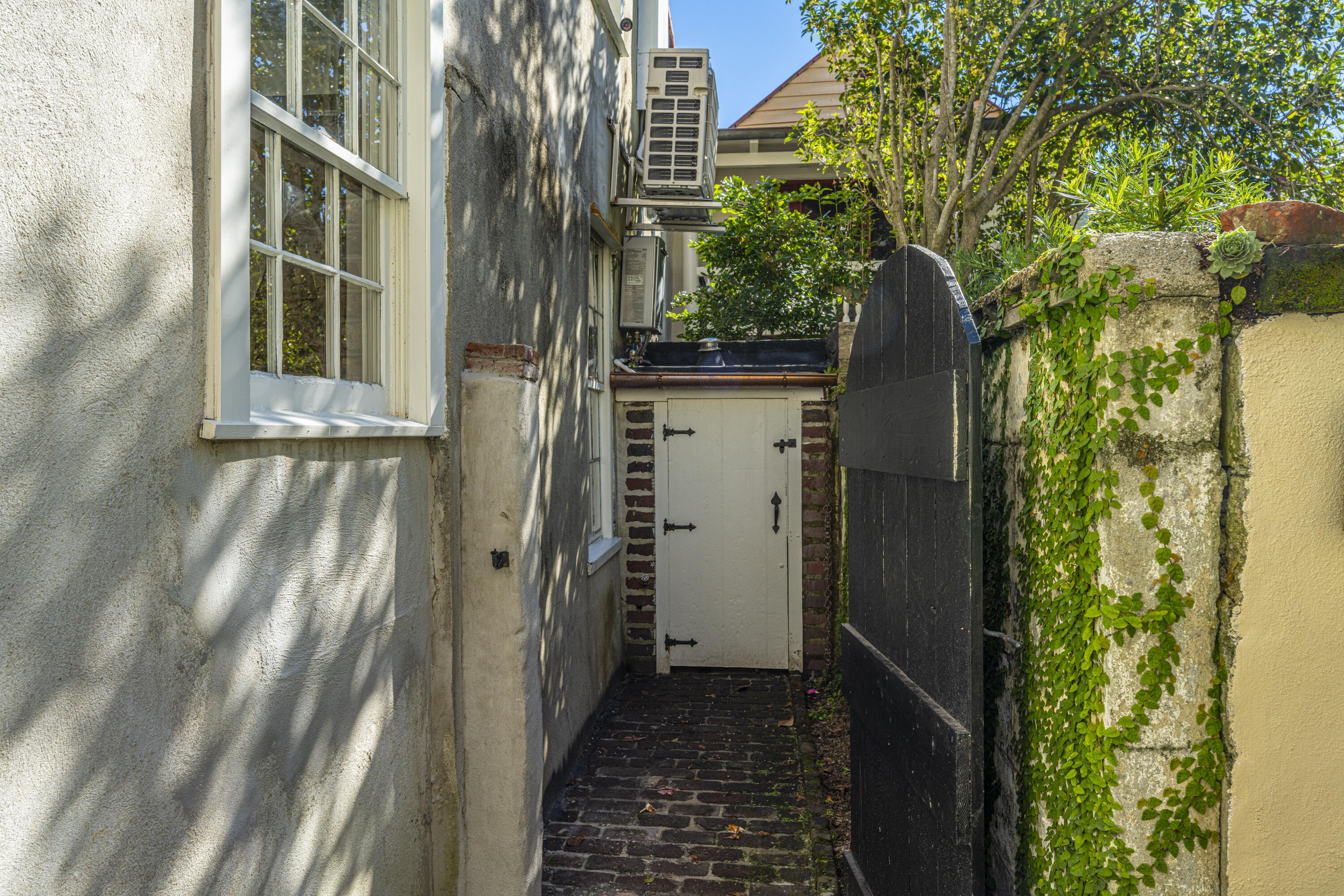 31 State Street Charleston, SC 29401 - Photo 32 of 52 Utility space