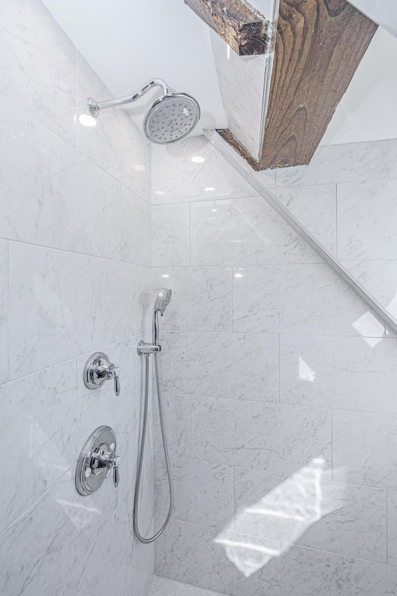 31 State Street Charleston, SC 29401 - Photo 41 of 52 3rd floor shower