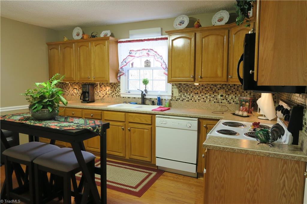 702 Rapp Street Thomasville, NC 27360 - Photo 14 of 30 Gallery Image 14