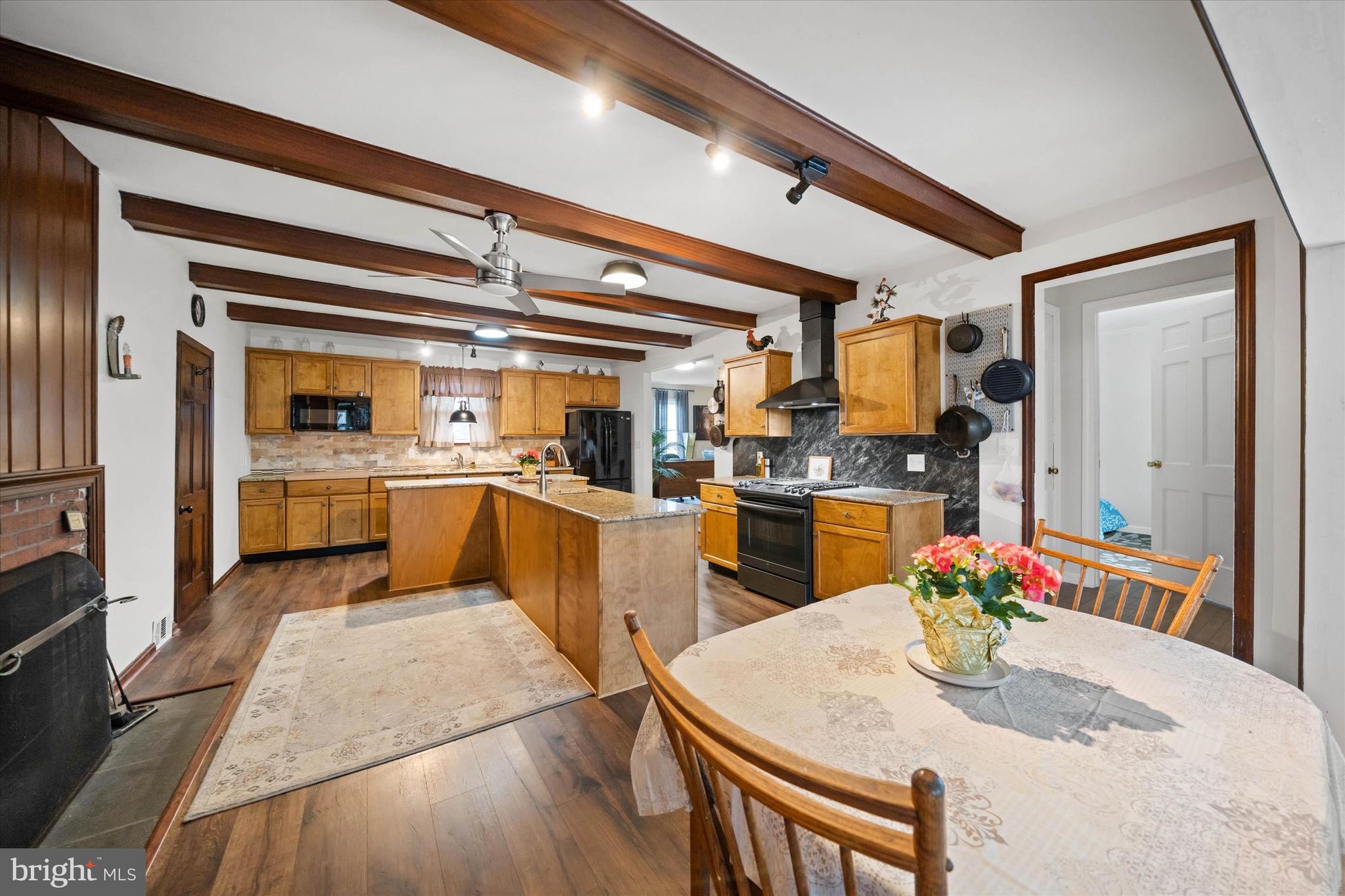 1926 Hillendale Road Chadds Ford, PA 19317 - Photo 9 of 38 Convenient Dining Area