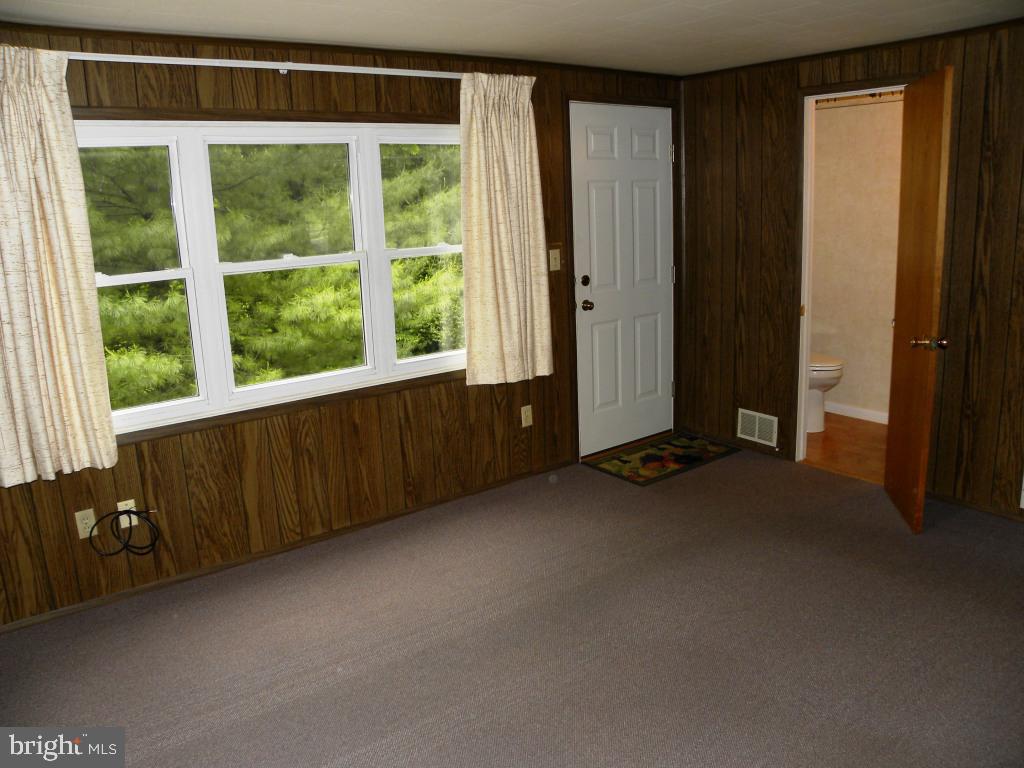 1621 Glenn Road Lancaster, PA 17601 - Photo 4 of 19 Gallery Image 4