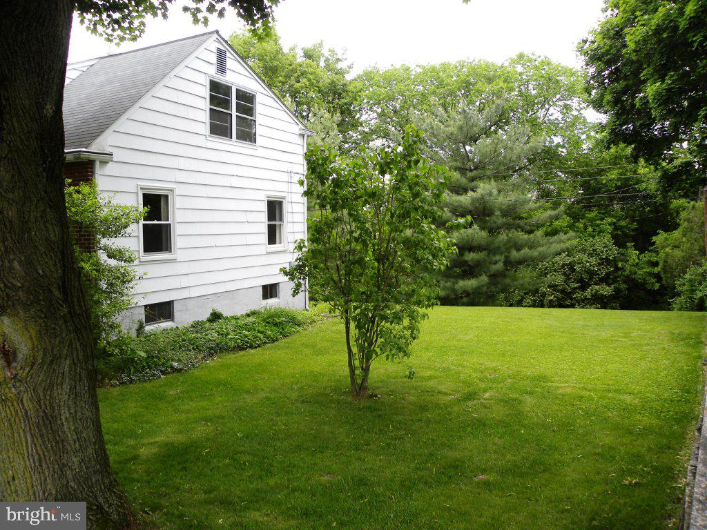 1621 Glenn Road Lancaster, PA 17601 - Photo 5 of 19 Gallery Image 5