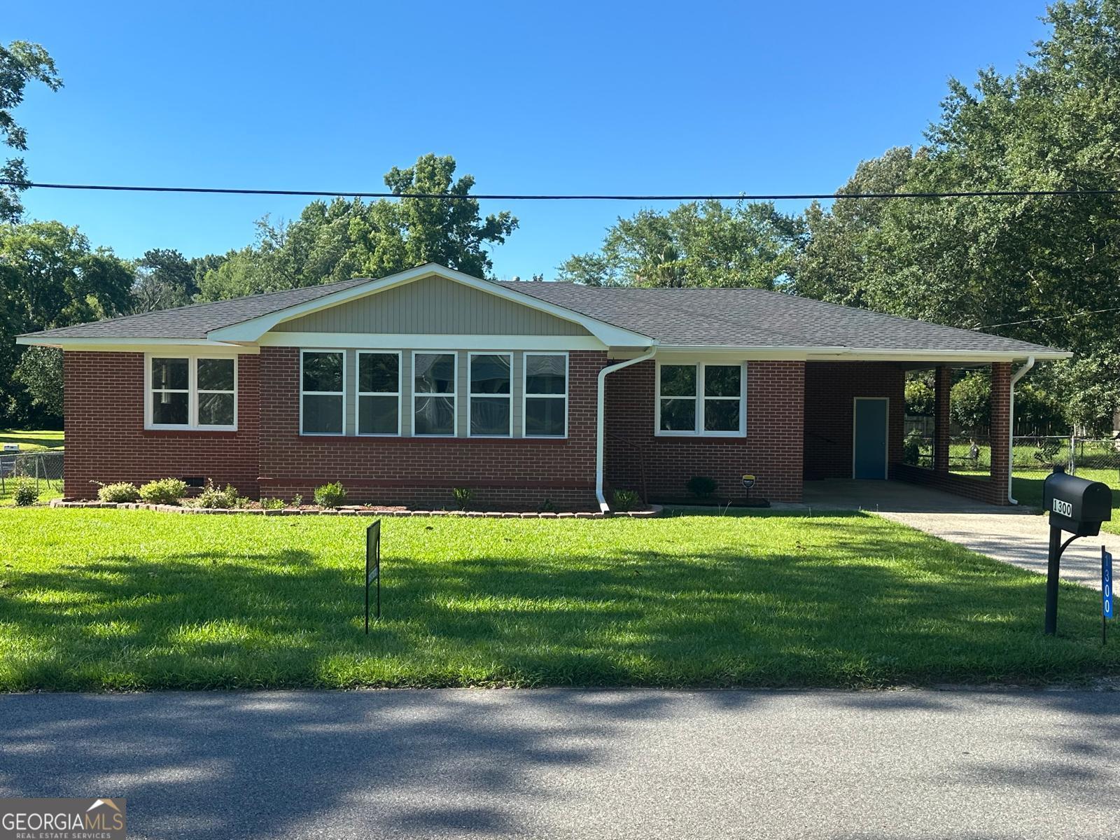 1300 Stonewall Street Dublin, GA 31021 - Photo 1 of 50