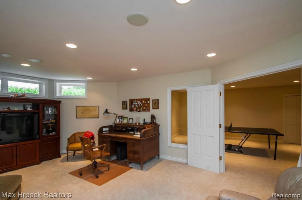 3790 West Maple Road Bloomfield Hills, MI 48301 - Photo 26 of 36 69DSC_7865.jpg