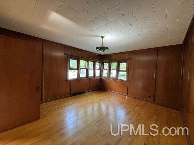 804 South 13th Street Escanaba, MI 49829 - Photo 25 of 61