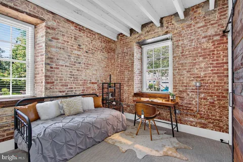 $800,000 | 515 North Washington Street, Unit 105, Alexandria, VA 22314