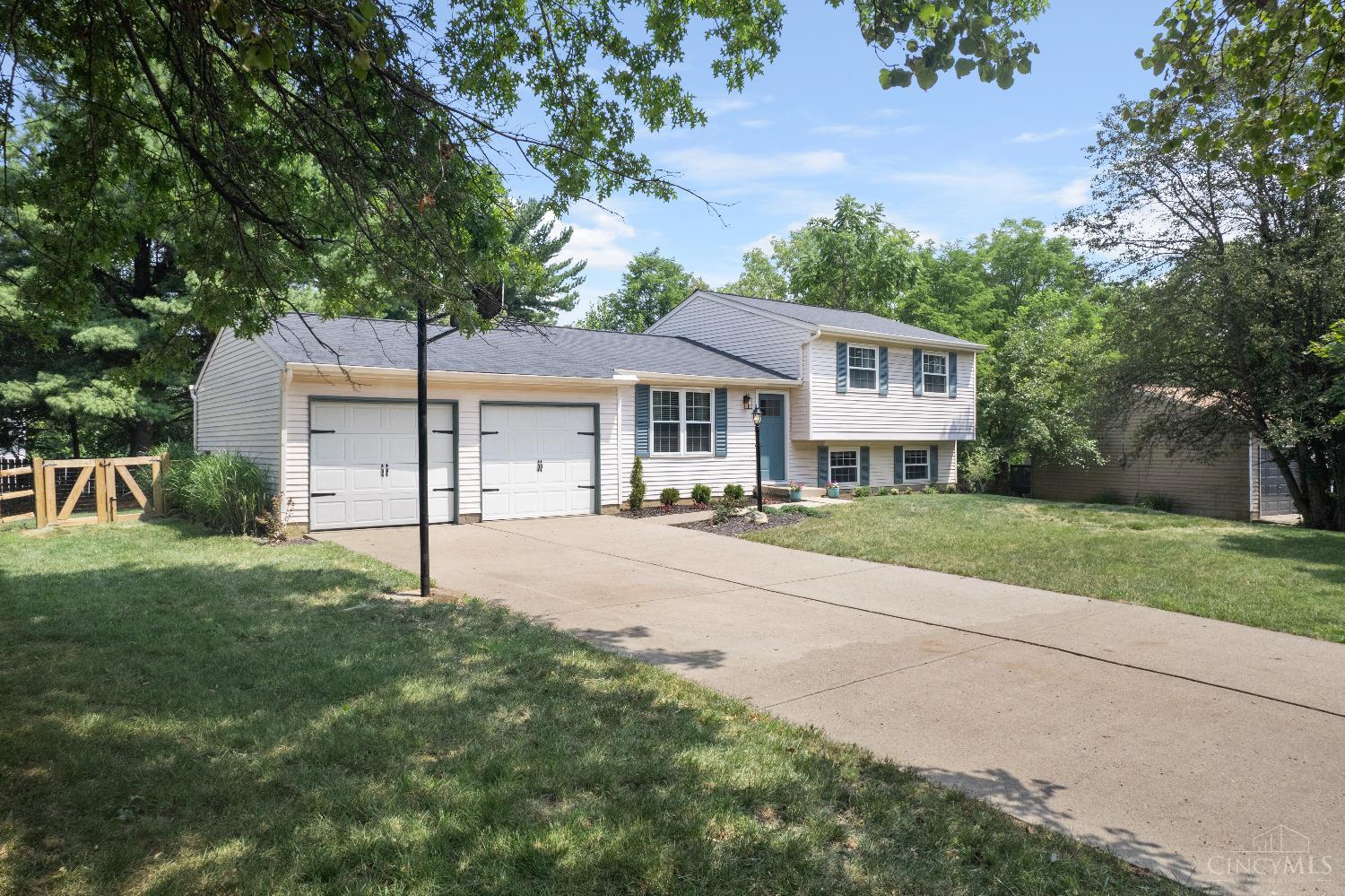 619 Regent Road Cincinnati, OH 45245 - Photo 2 of 22 Gallery Image 2