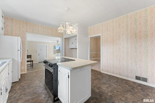 $1,800 | 2442 Mittman Road, Muscatine, IA 52761