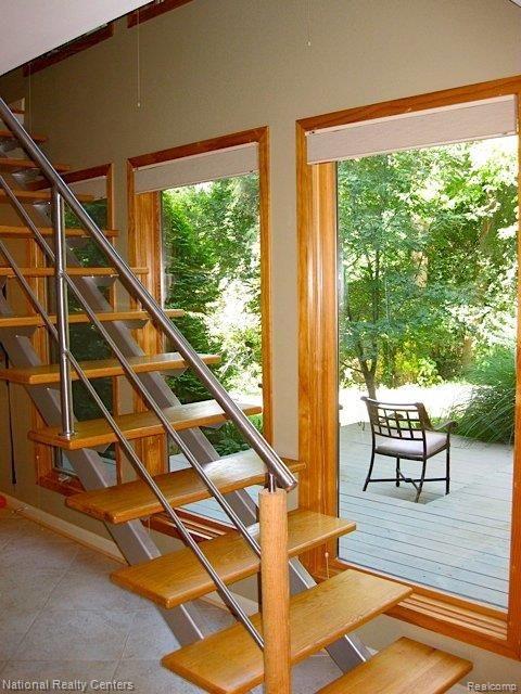 1830 Carter Road Rochester, MI 48306 - Photo 10 of 24 staircase