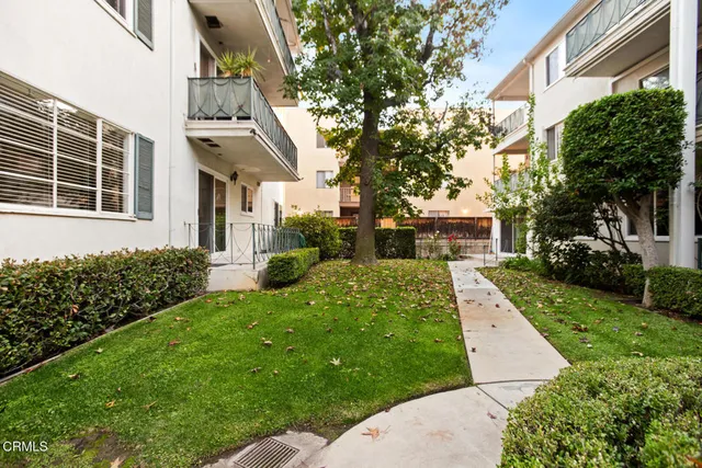 $3,000 | 1233 North Columbus Avenue, Unit 1C, Glendale, CA 91202