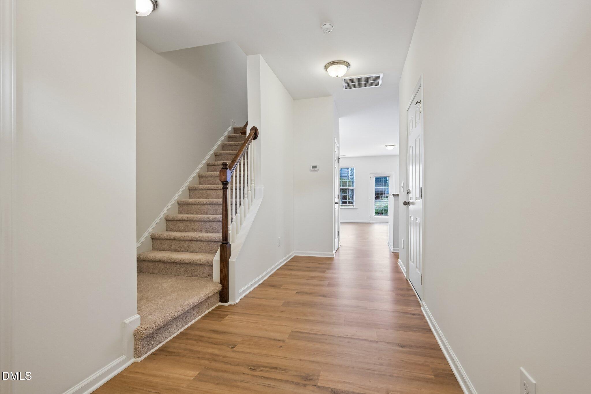 07a-web-or-mls-Starkey St-S1706-021
