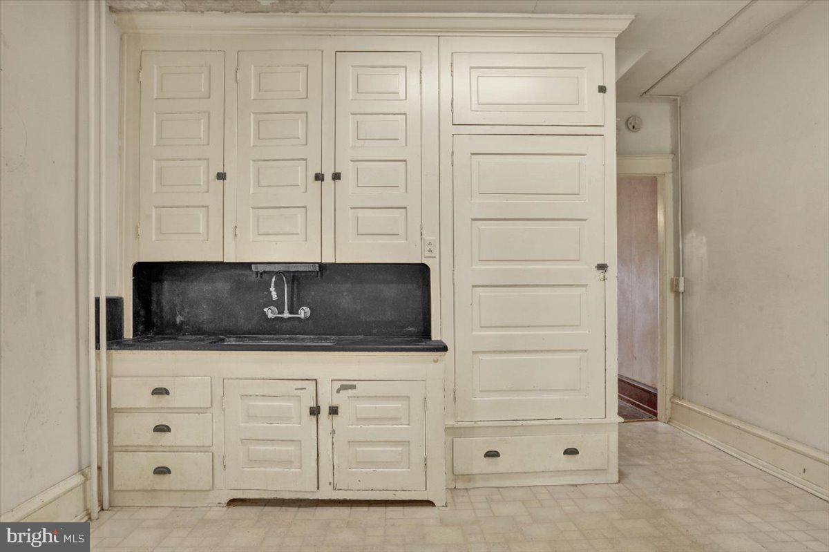 2019 Spring Street Reading, PA 19609 - Photo 14 of 31 Kitchen built in cabinets