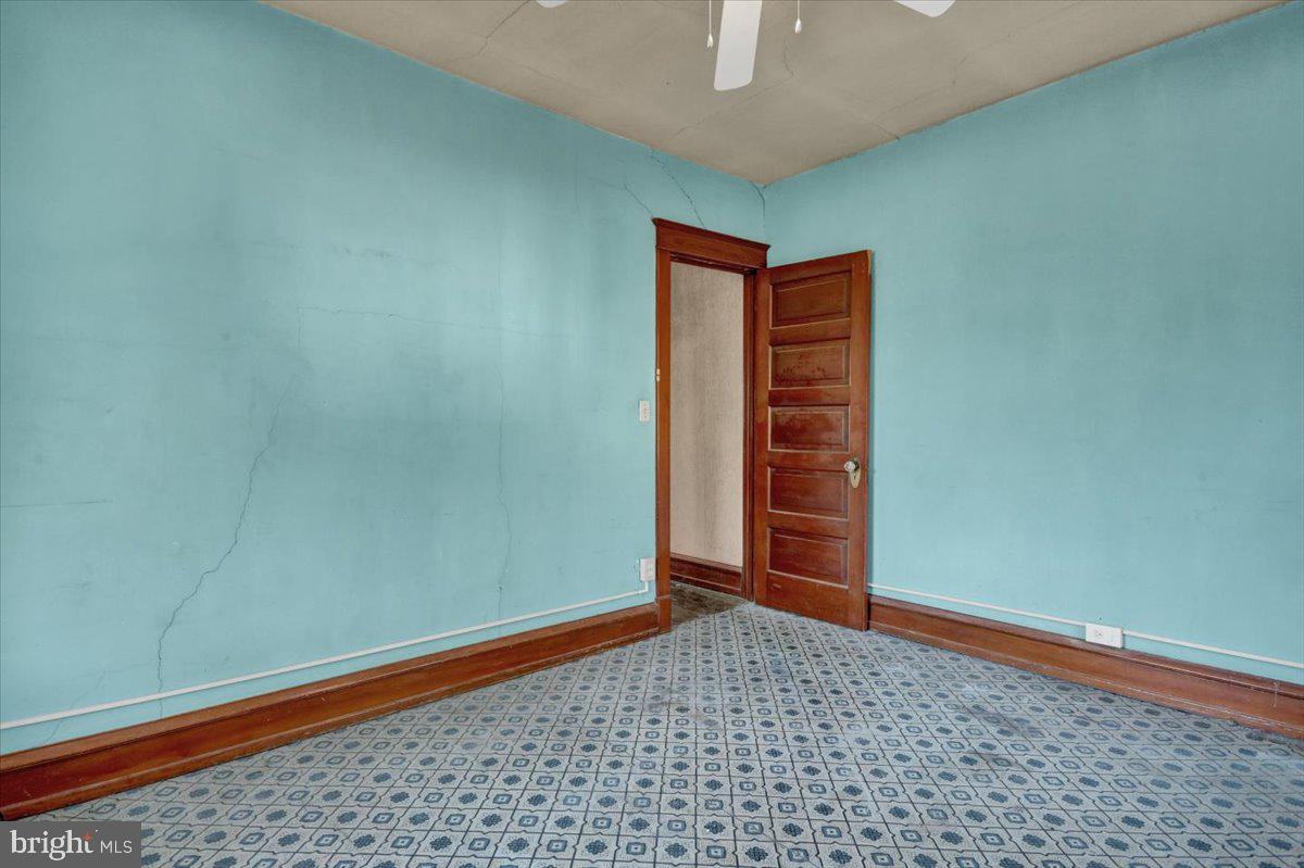 2019 Spring Street Reading, PA 19609 - Photo 17 of 31 Bedroom 3