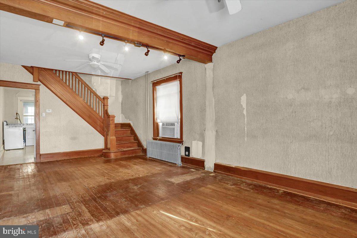 2019 Spring Street Reading, PA 19609 - Photo 8 of 31 LR/DR