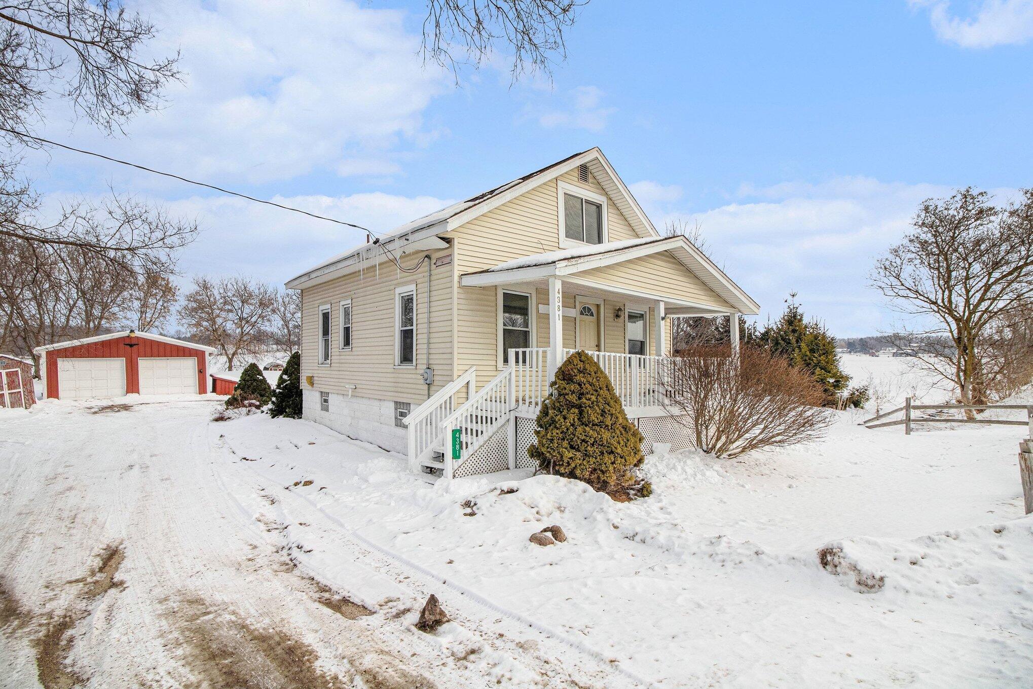 4381 100th Street Southwest Byron Center, MI 49315 - Photo 4 of 37 _mg_0106