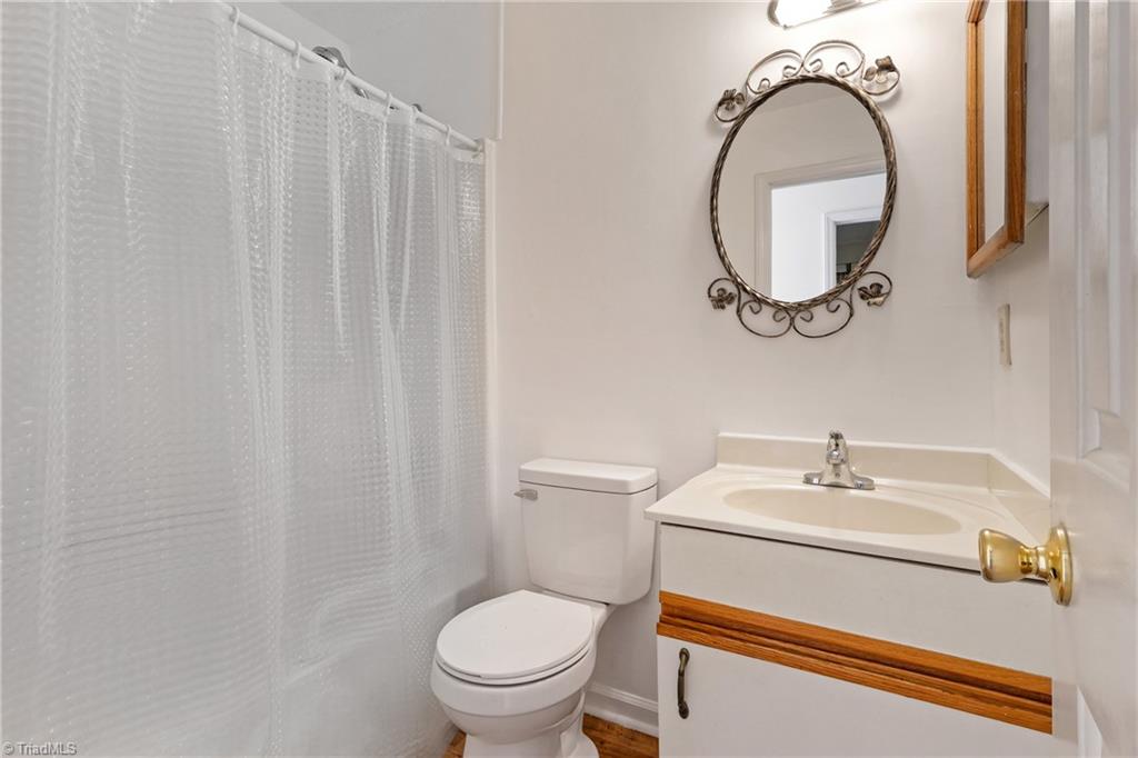 418 Shadybrook Road High Point, NC 27265 - Photo 22 of 29