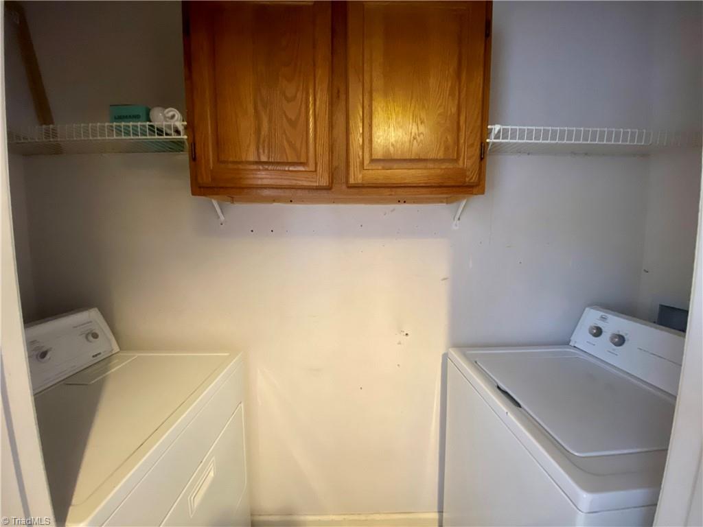 418 Shadybrook Road High Point, NC 27265 - Photo 10 of 29