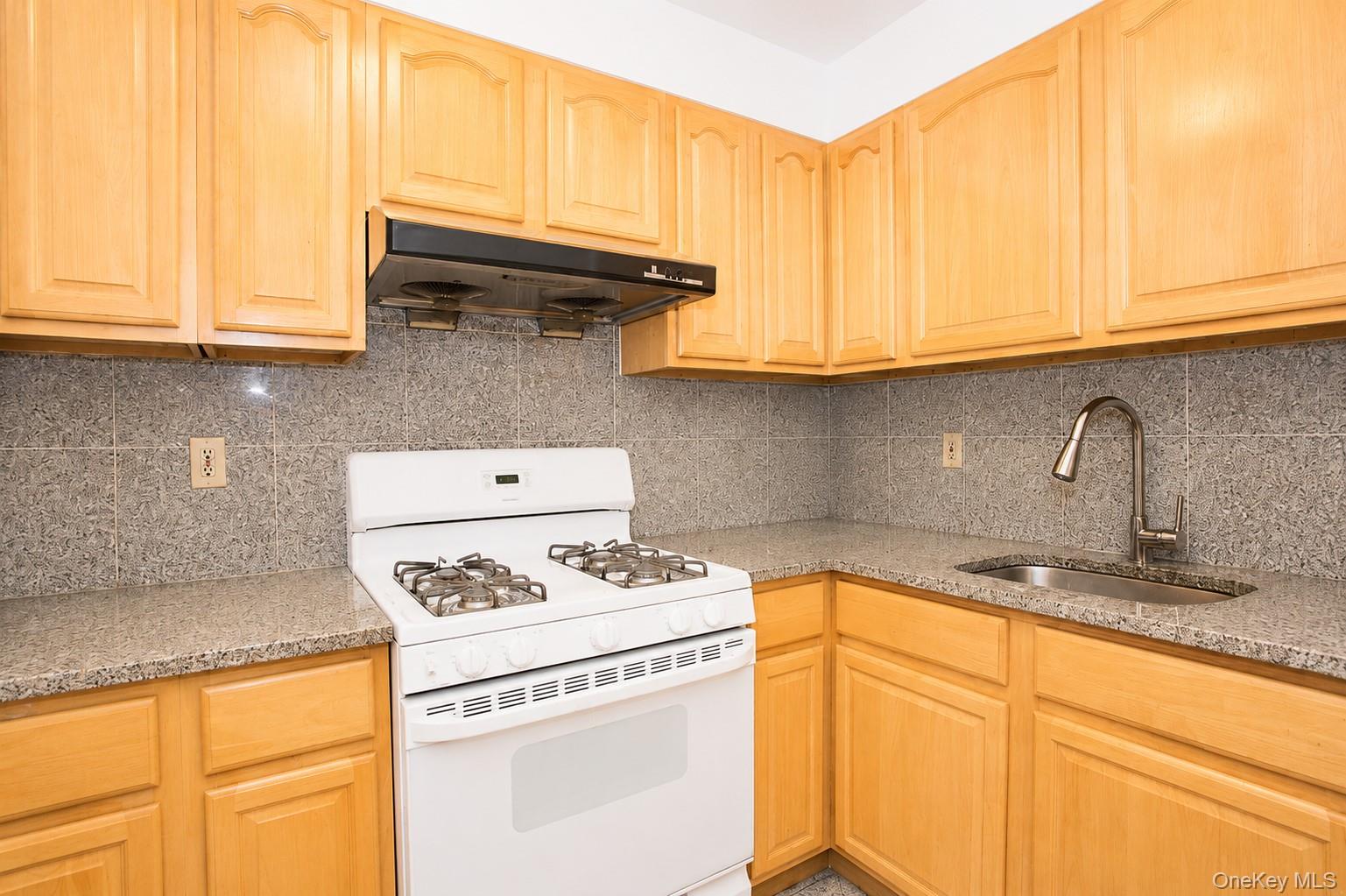 137-08 31st Road, Unit 5D Queens, NY 11354 - Photo 9 of 12