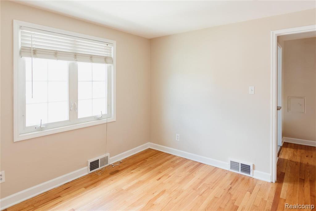 1526 West Webster Road Royal Oak, MI 48073 - Photo 31 of 38