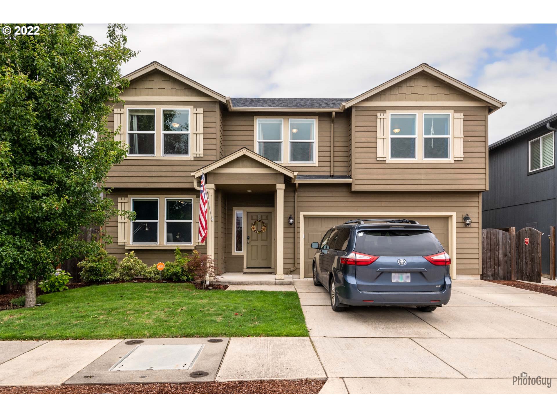 1811 Adelman Loop Eugene, OR 97402 - Photo 1 of 31 Gallery Image 1