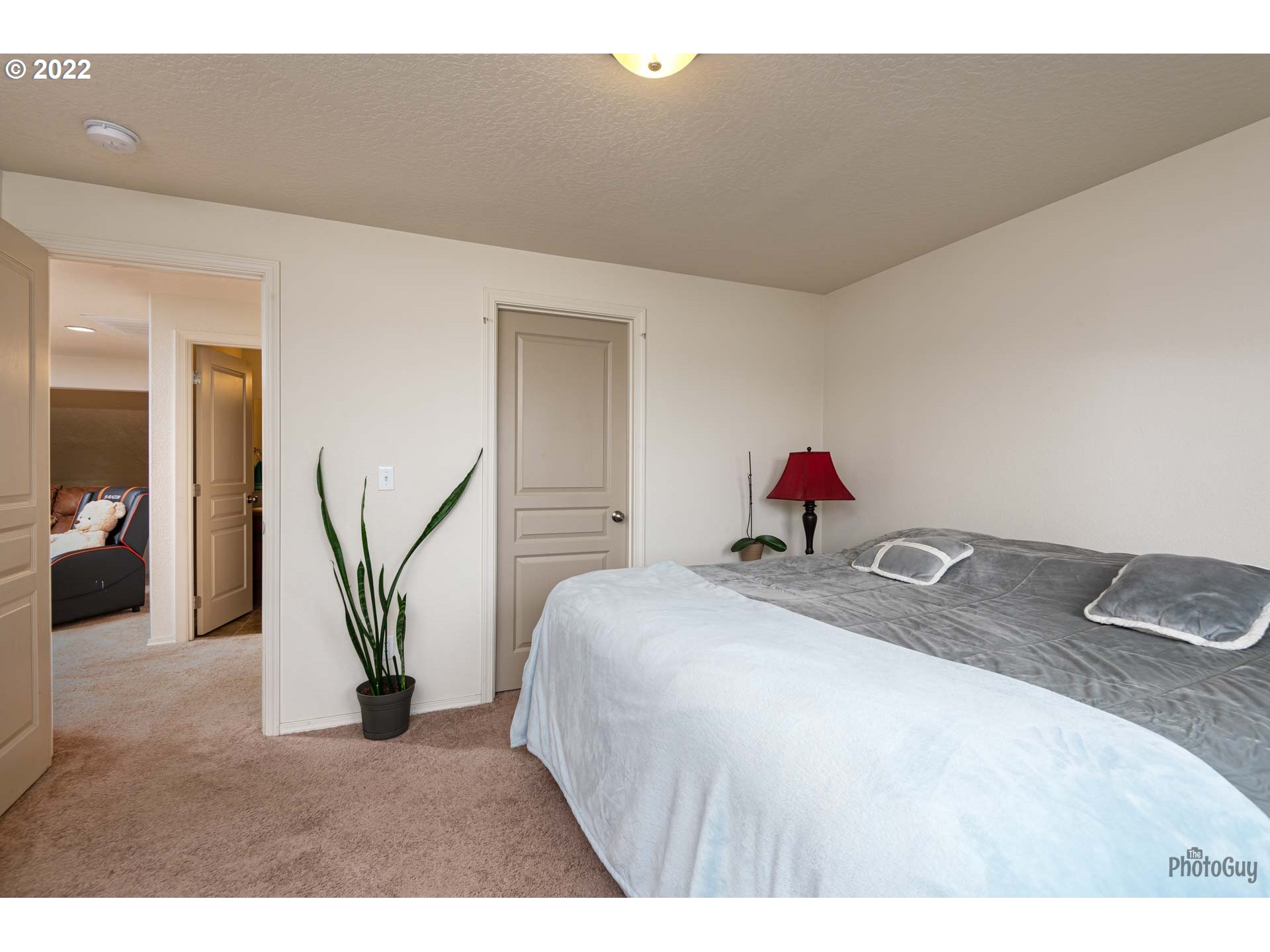 1811 Adelman Loop Eugene, OR 97402 - Photo 23 of 31 Bedroom