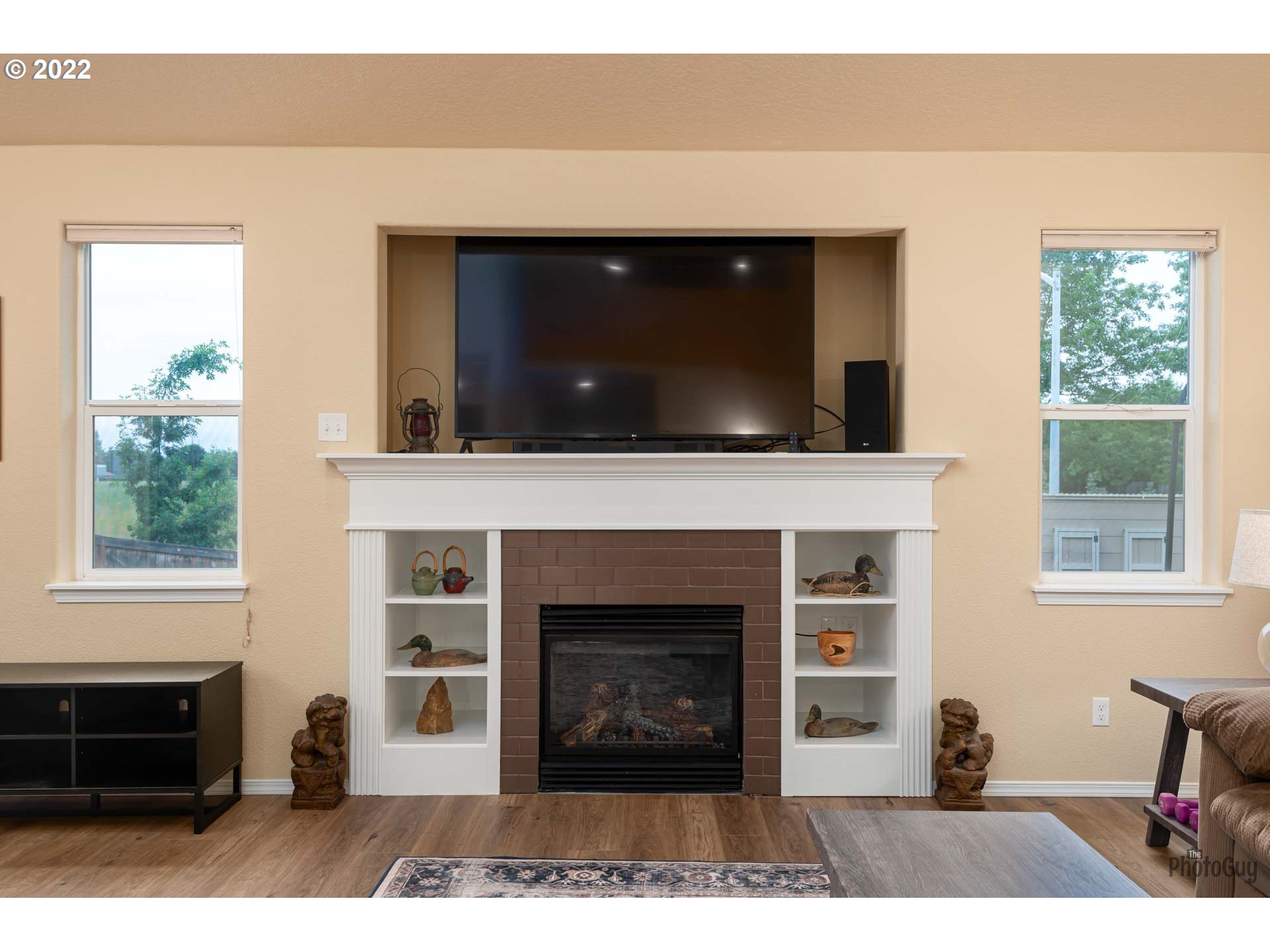 1811 Adelman Loop Eugene, OR 97402 - Photo 3 of 31 Living Room