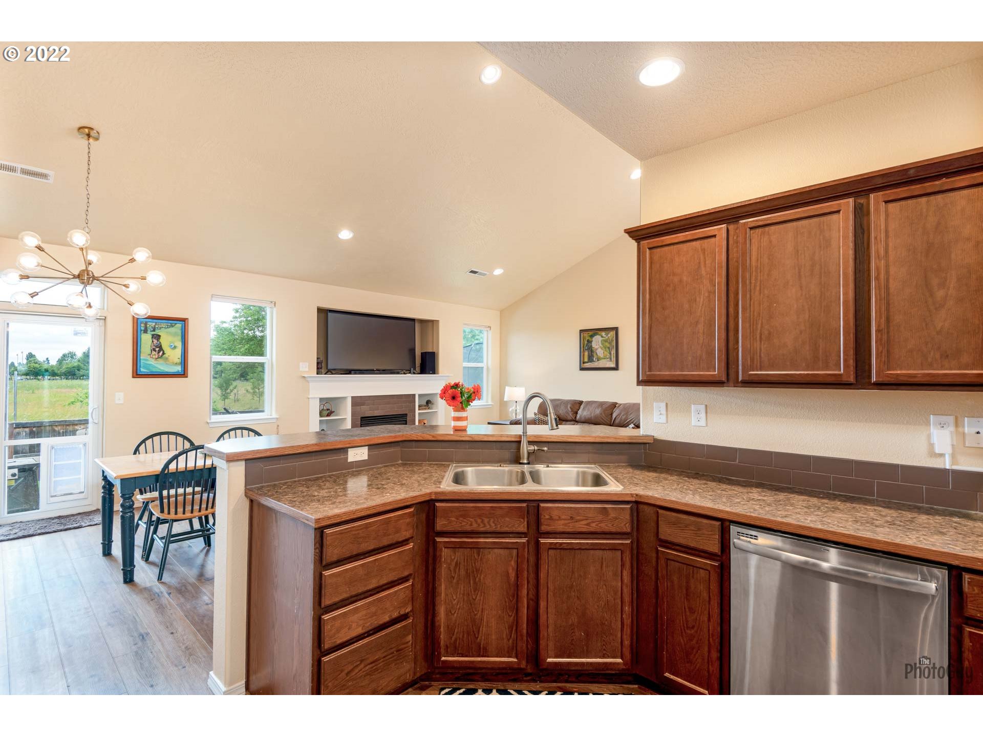 1811 Adelman Loop Eugene, OR 97402 - Photo 10 of 31 Kitchen