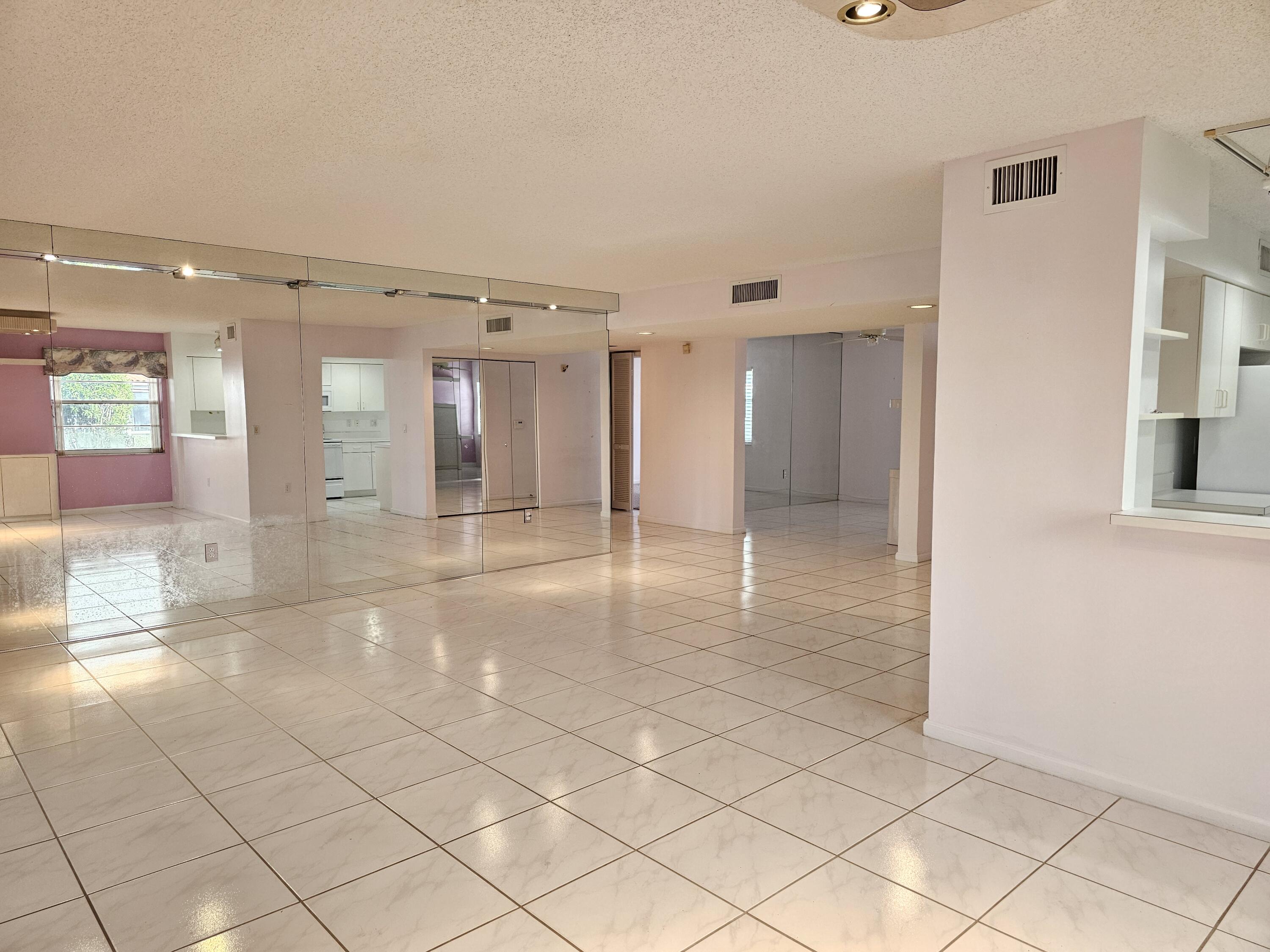 9963 Seacrest Circle, Unit 101 Boynton Beach, FL 33437 - Photo 6 of 27 Interior (3)