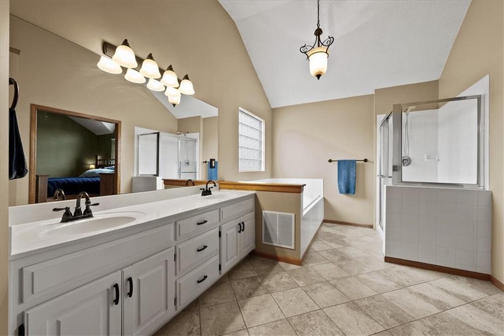 4811 Mund Road Shawnee, KS 66218 - Photo 13 of 24