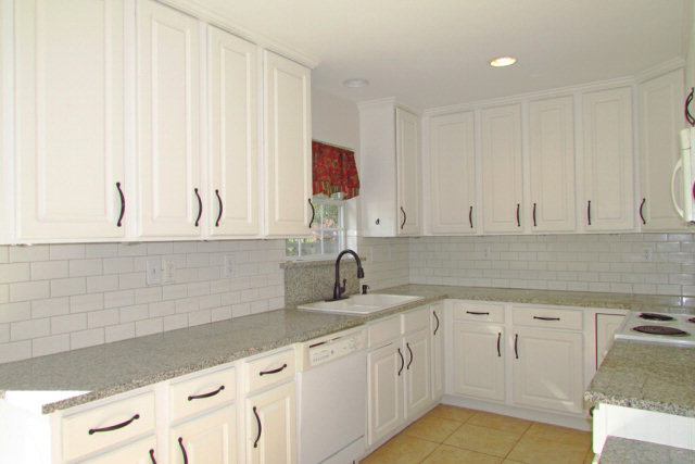 24602 Tarpon Lane Orange Beach, AL 36561 - Photo 11 of 40 Kitchen