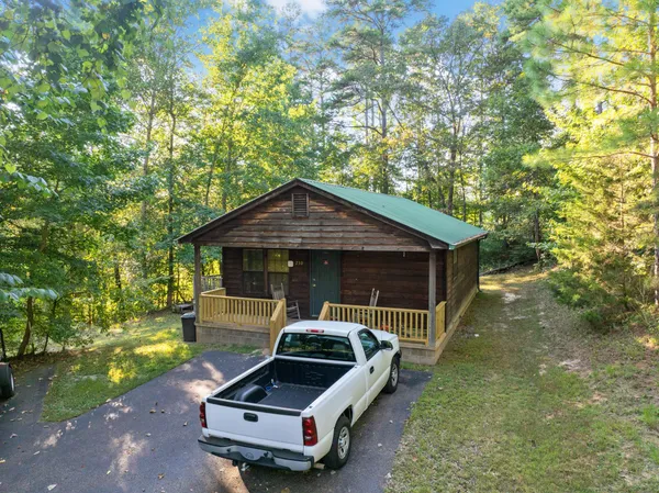$850,000 | 115 Chalet Lane, Henderson, TN 38340