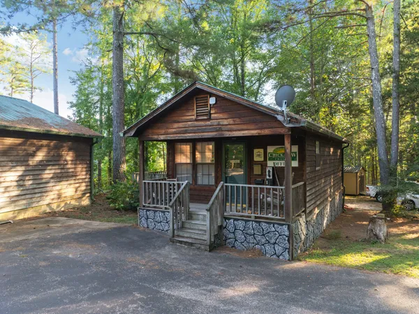 $850,000 | 115 Chalet Lane, Henderson, TN 38340