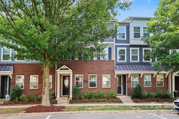 $490,000 | 16704 Summers Walk Boulevard, Unit 27, Davidson, NC 28036