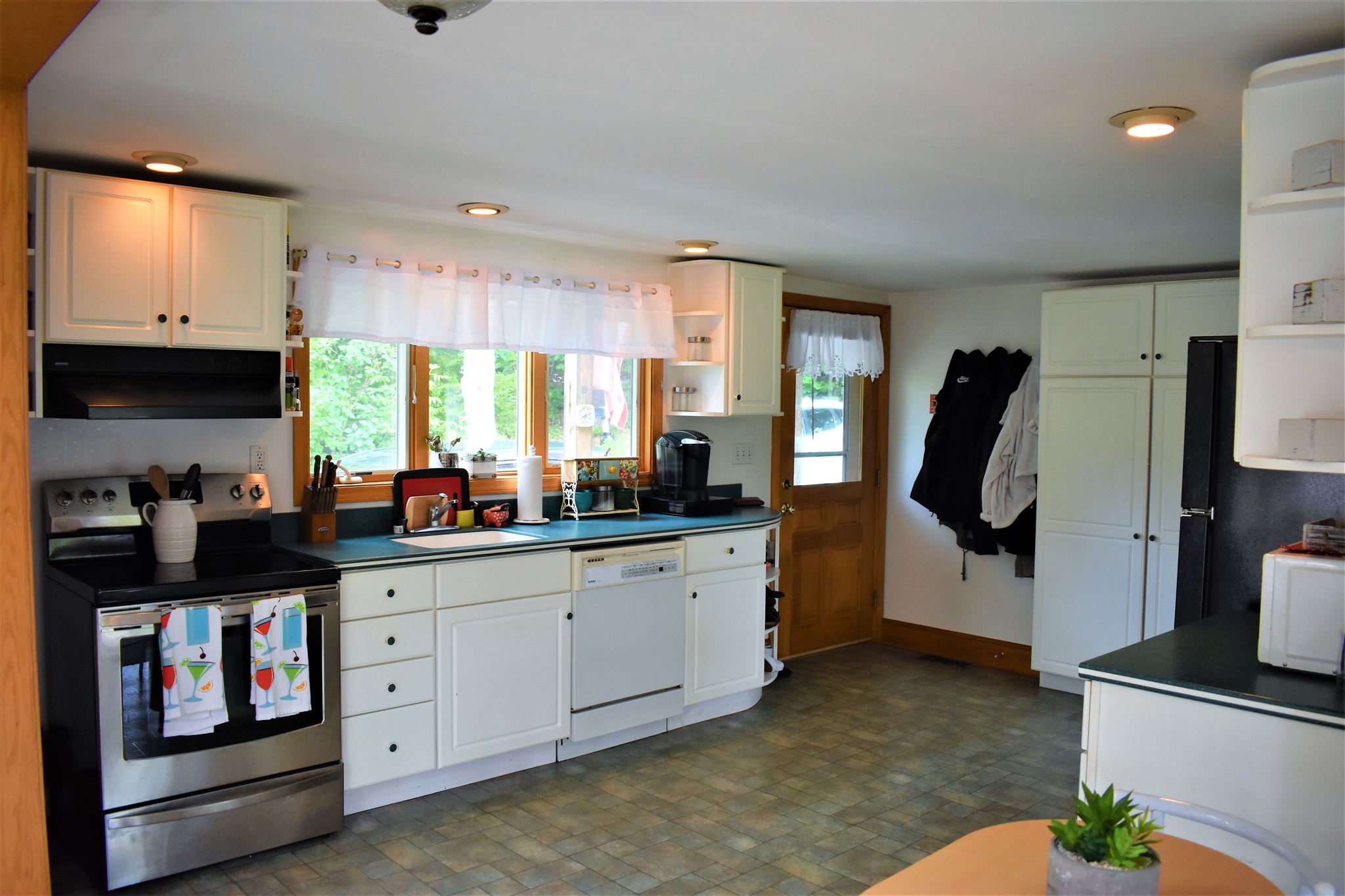 1008 East Washington Road Hillsborough, NH 03244 - Photo 7 of 33 Gallery Image 7