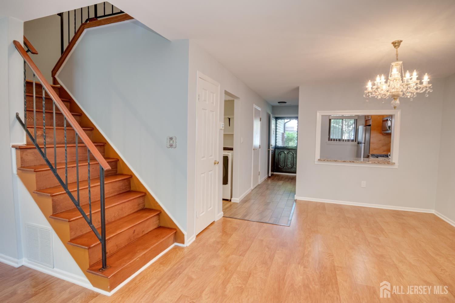 1 Orchid Court Edison, NJ 08820 - Photo 4 of 28